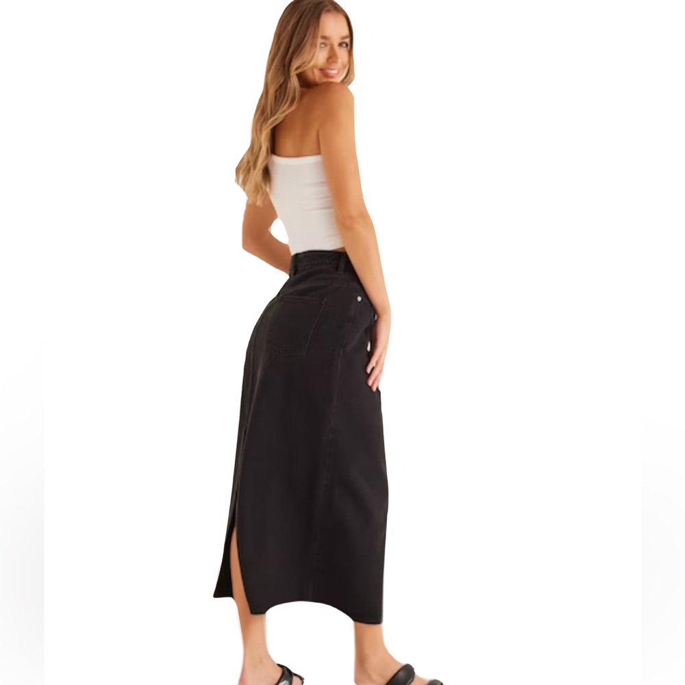 Dotti Elegant Black Midi Skirt